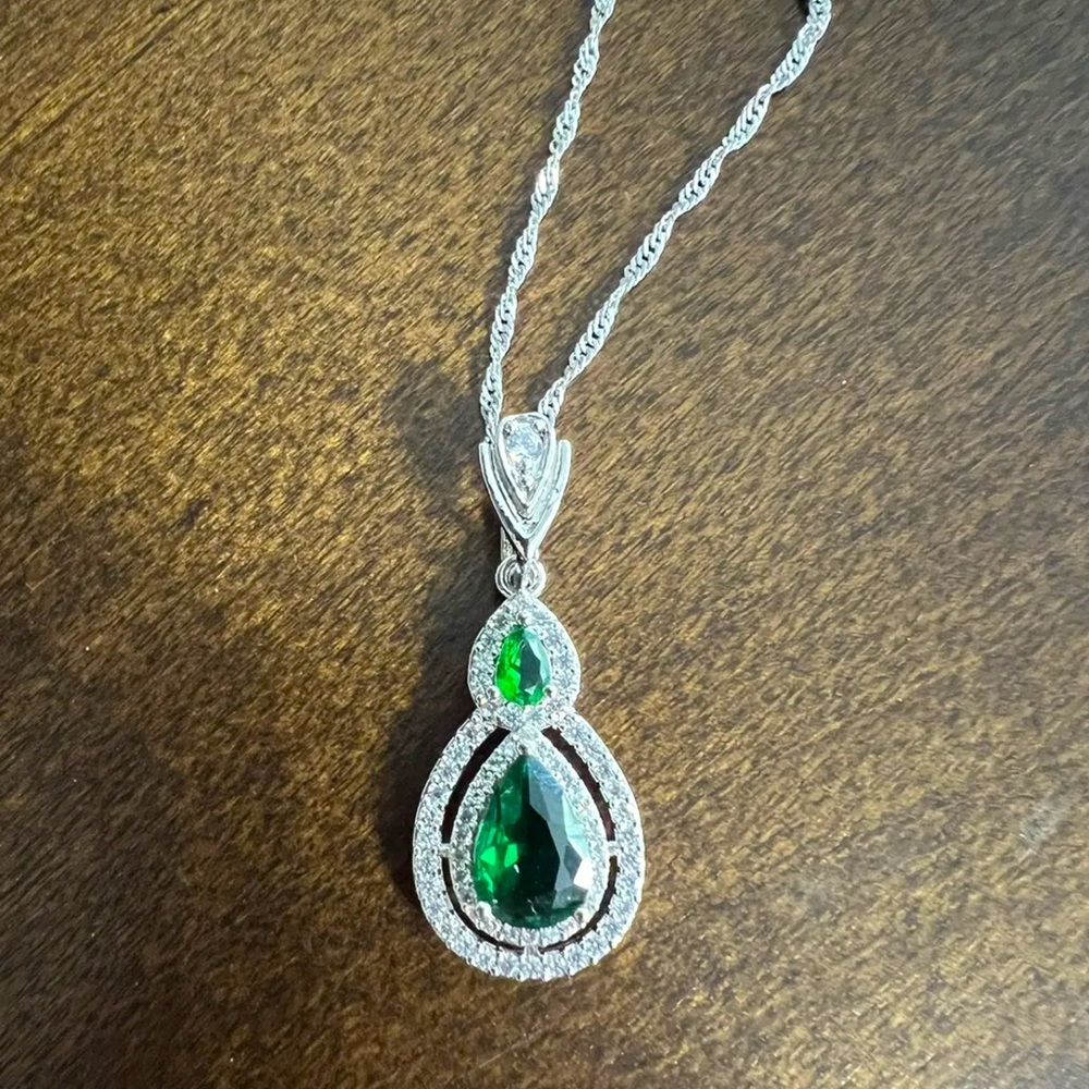 Pear Cut 3.40 Emerald & White Topaz Necklace